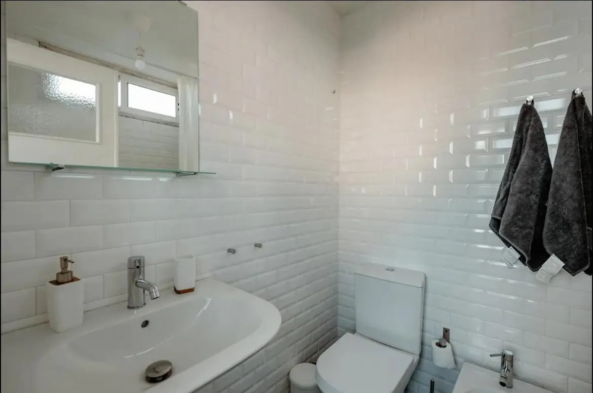 2 Bedroom Apartment With Great Transport Links To The Heart Of Lizbona