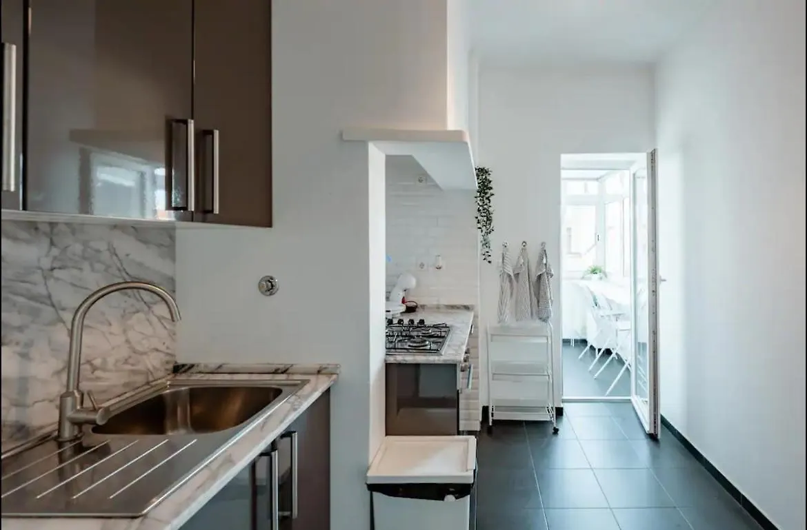 2 Bedroom Apartment With Great Transport Links To The Heart Of Lizbona 0*,  Portugalia